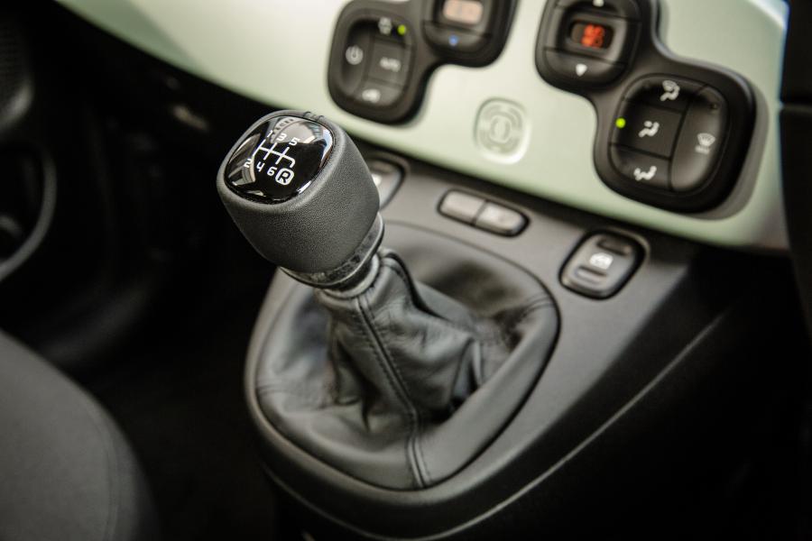Детали интерьера Fiat Panda Hybrid Launch Edition (319) 2020 года  (UK) (фото 35 из 40)